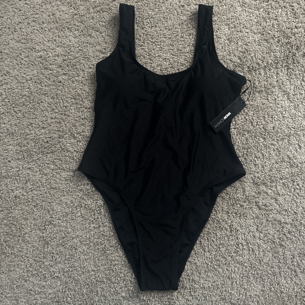 Fashion Nova Black Scoop Neck One-Piece Swimsuit